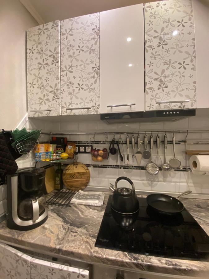 Frendly Flat Free Wifi & Parking Kitchen Equipment Cosy Apartment *